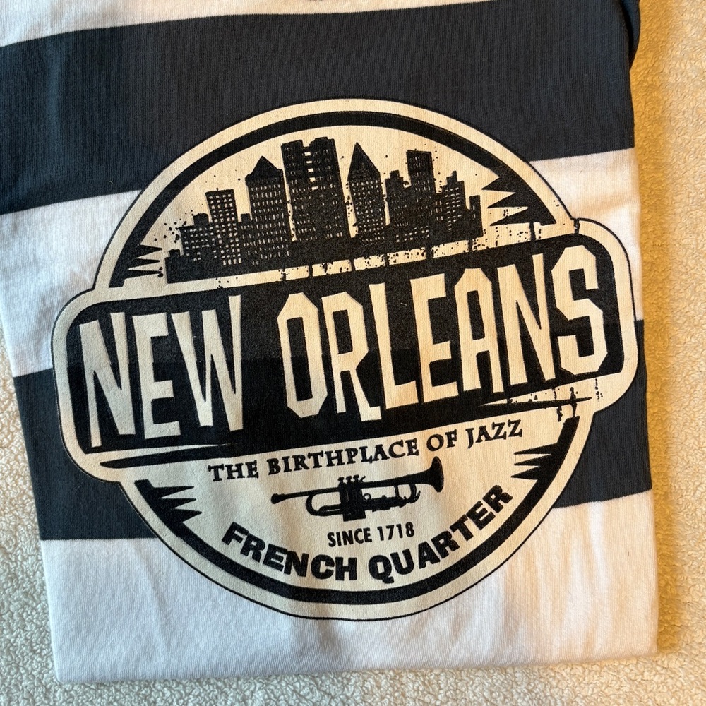 New Orleans French Quarter Striped Black and White T-Shirt, Men’s Large - Picture 2 of 3